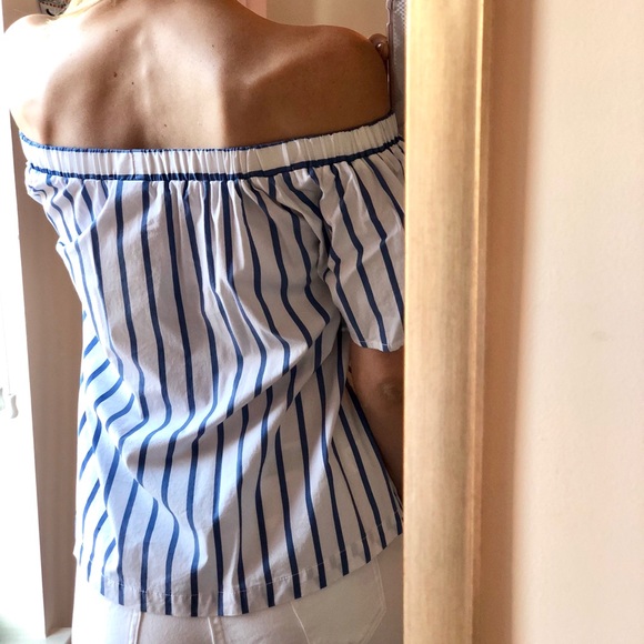 Off-the-Shoulder Striped Blouse - Picture 2 of 4